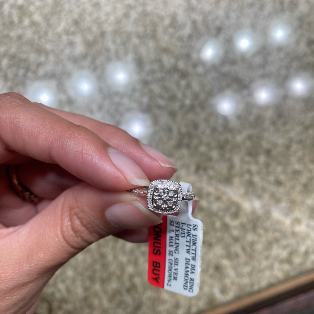 Elegant Silver Diamond Ring